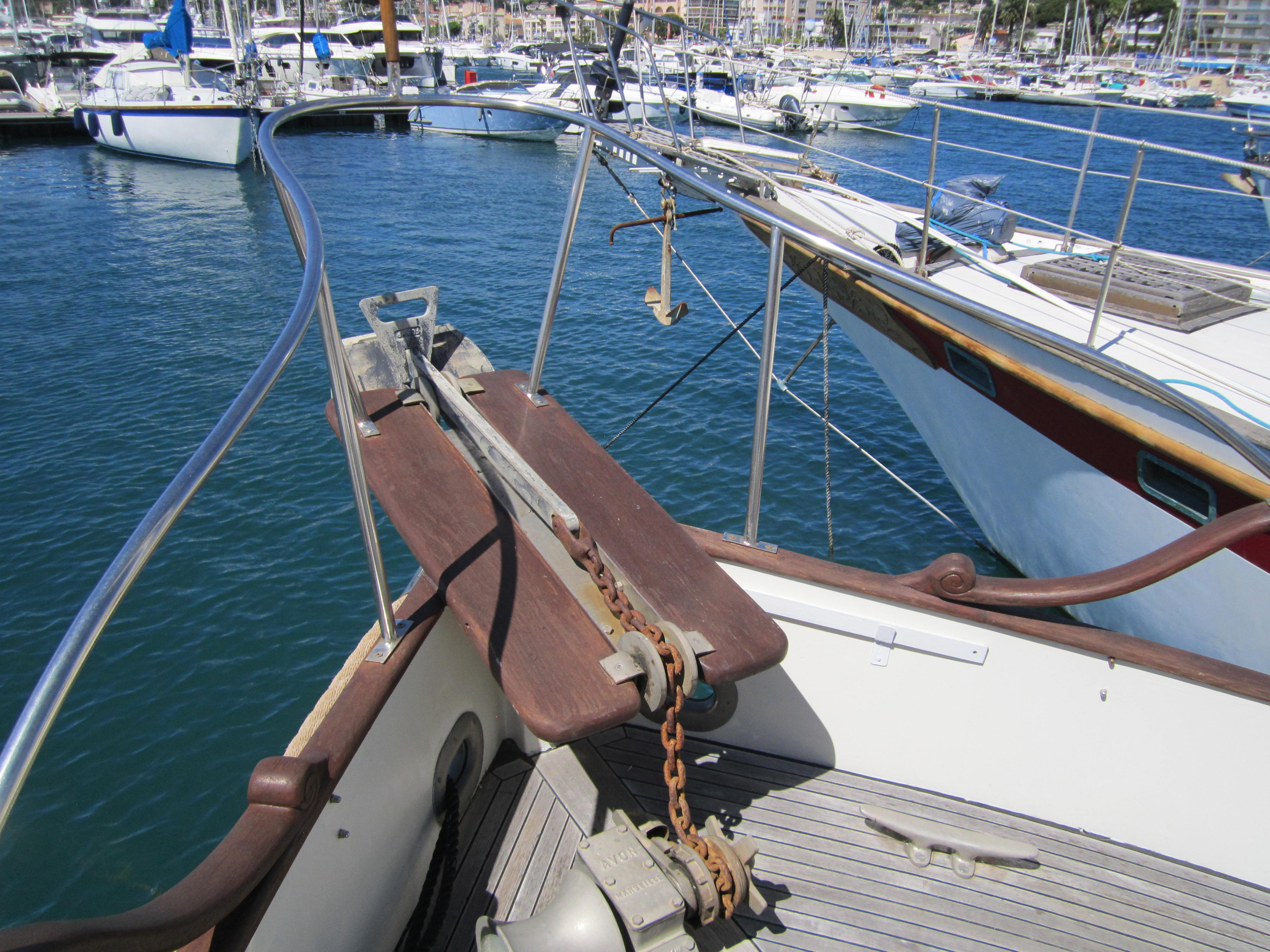 slider 31 American Marine Grand Banks 36